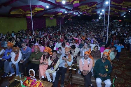 The audience danced to the tunes of Tera Mera Lagan Shivaye Bana Ho, Nikki Jini Gojri.