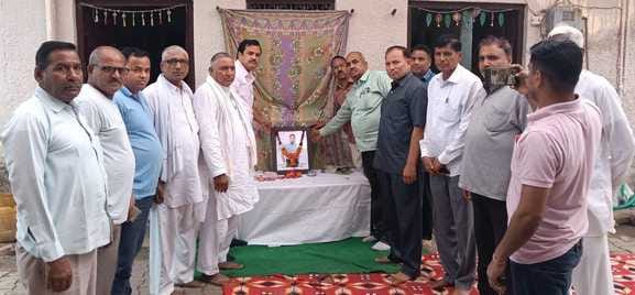 The MLA came to express condolences on the death of Rohit, who was posted in the Air Force, and businessman Satbir.