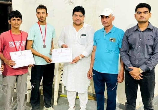 Anshul and Muskan won the race.