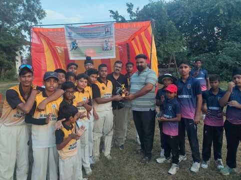 Dr. Ravi Memorial XI won the cricket match