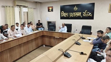 Take action against stubble burning: SDM