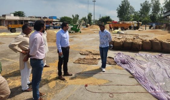 Arrangements should be made to protect from rain before purchase: SDM
