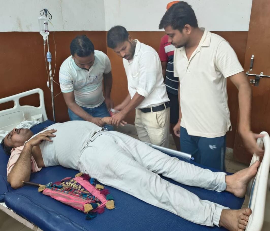 The health of the farmer sitting on a hunger strike deteriorated.