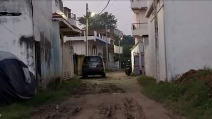 अधिवक्ता के घर छापेमारी