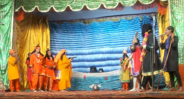 Angad-Ravan dialogue and Laxman Shakti were staged in Ramlila.