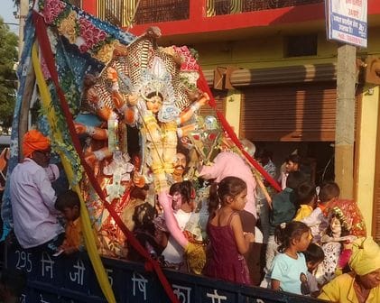 Siddharthnagar News: Idol of Goddess Durga immersed with cheers