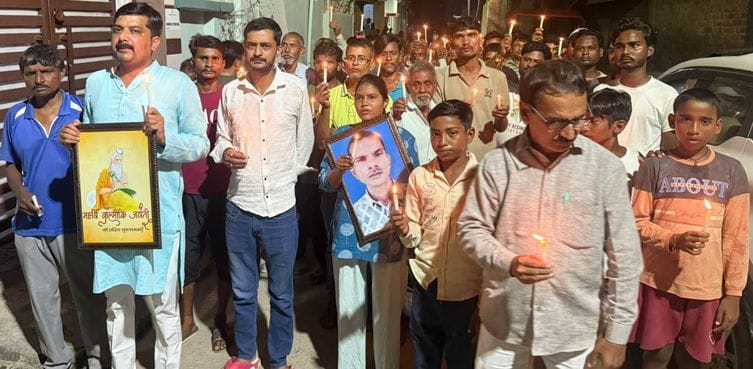 Congress workers held a candlelight march demanding justice for Hariom's death.