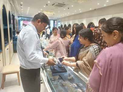 Gold prices hit by inflation, now you can't get a Naulakha necklace for Rs 9 lakh.