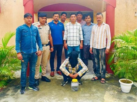 Murder convict arrested with stolen vehicle