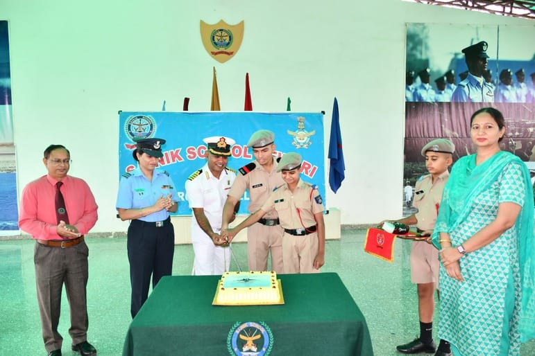 On Air Force Day, children were told stories about the bravery of the army.