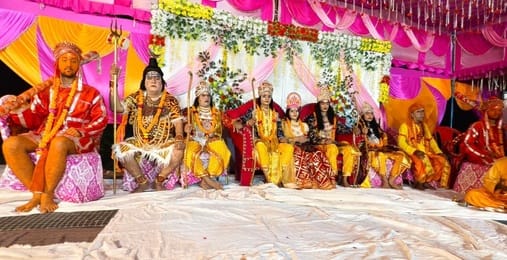 Shri Ram's court is decorated, there is joy everywhere