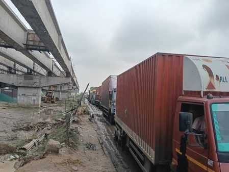 Potholes on the highway and service road in Bawal stopped the wheels of vehicles.