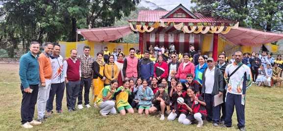 Girls of Dattanagar School dominated the handball competition.