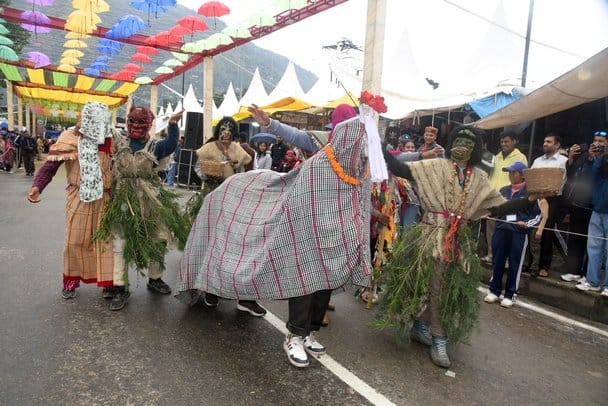 The brilliance of Dhathu and the sweetness of folk songs brought out a tableau of 1000 women.