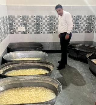 CM Flying took action against two sweet sellers
