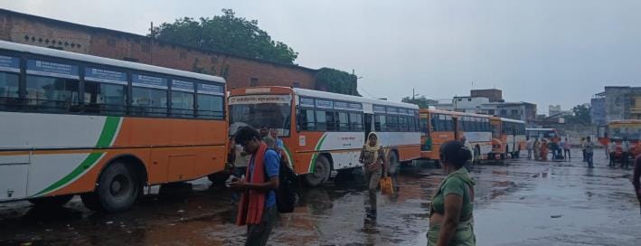 Due to the immersion procession, the bus routes were changed, increasing the difficulties of the passengers.