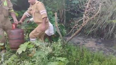 Cylinder caught fire while cooking
