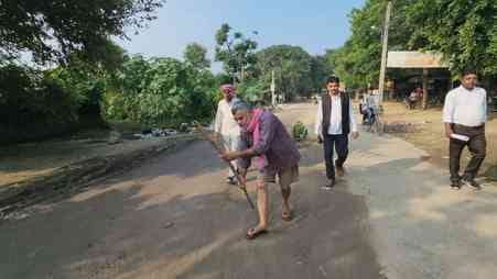 Four kilometers of road was measured with a stick, and more than 700 potholes were found.