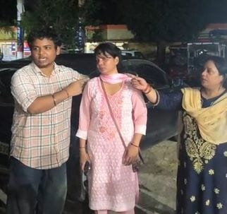 Siddharthnagar News: Wife creates ruckus after Tehsildar files case