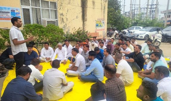 Protest against posting of technical staff in the office
