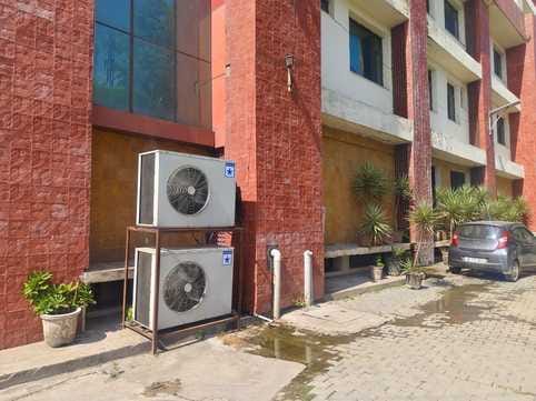 For the second time in the last three days, copper pipes of AC were stolen from the Civil Hospital.