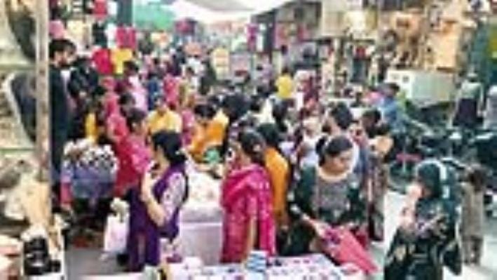 Women will observe Karwa Chauth fast today for the long life of their husbands, crowds gathered in the market.
