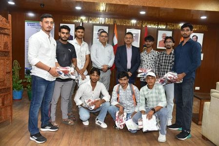 Kabaddi team leaves for Galgotias University