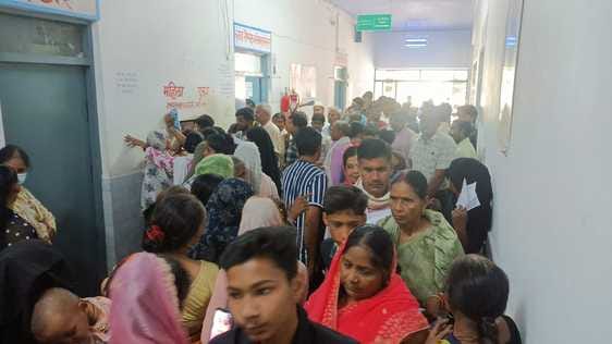 Pushing and shoving to give samples at Lohia Hospital, typhoid patients on the rise