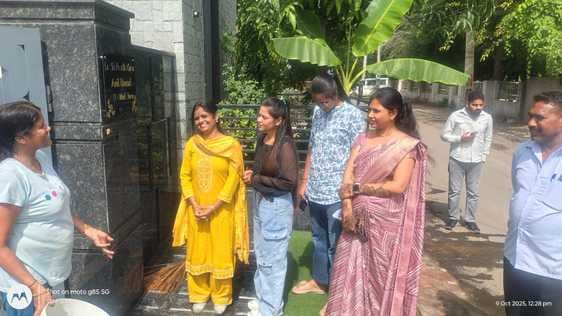 A private hospital dumped biomedical waste on the road, and was fined 25,000 rupees
