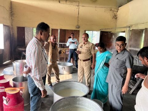 125 kg of khoya made from milk powder destroyed