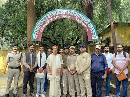 Acharya Balkrishna visited the nursery in Kalsi