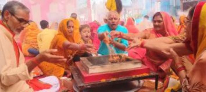 The audience was thrilled to see the staging of Lanka Dahan.