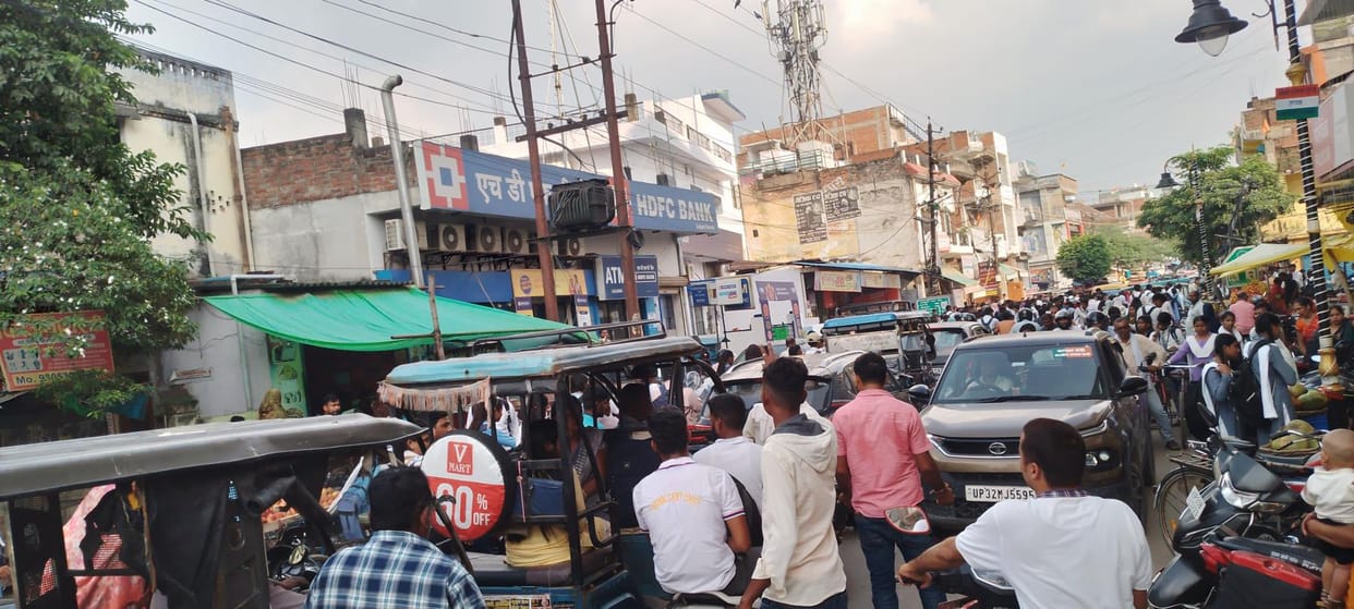 School vehicles and ambulances stuck in traffic jam