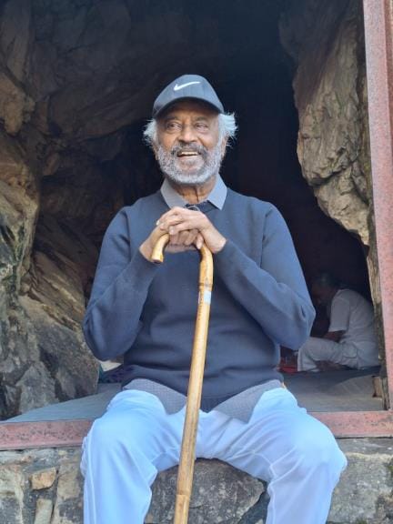 Thalaiva meditates at Pandavkholi