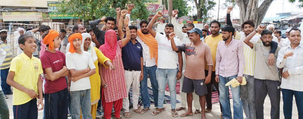 Workers go on strike, farmers and commission agents worried