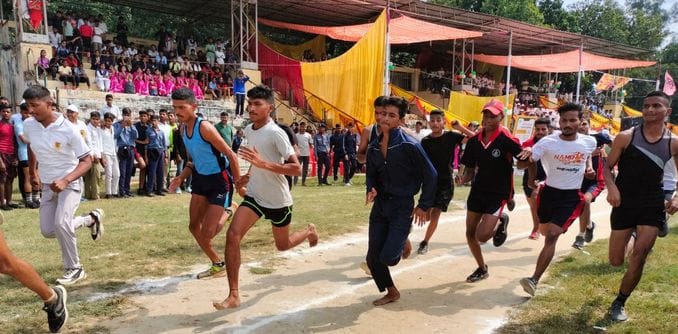 District level sports competition begins, students win medals in the race on the first day
