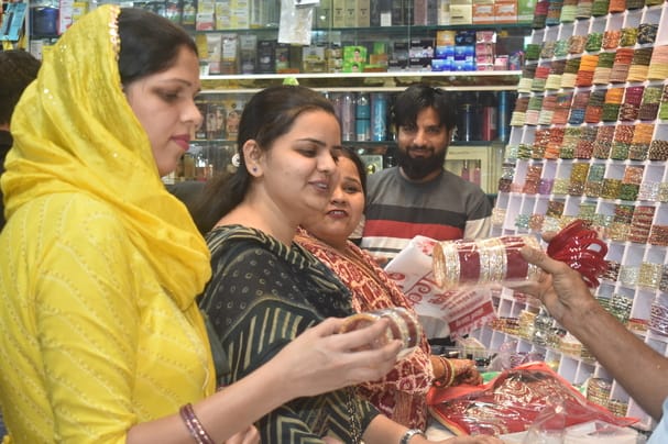Karva Chauth: The auspicious time for worship will be from sunrise to 7:38 pm.
