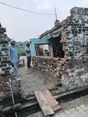 The roof collapsed in the rain, and no financial help was received.