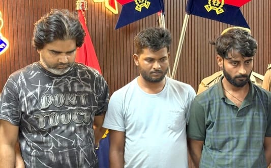 Three miscreants who withdrew money by changing ATM card arrested in encounter
