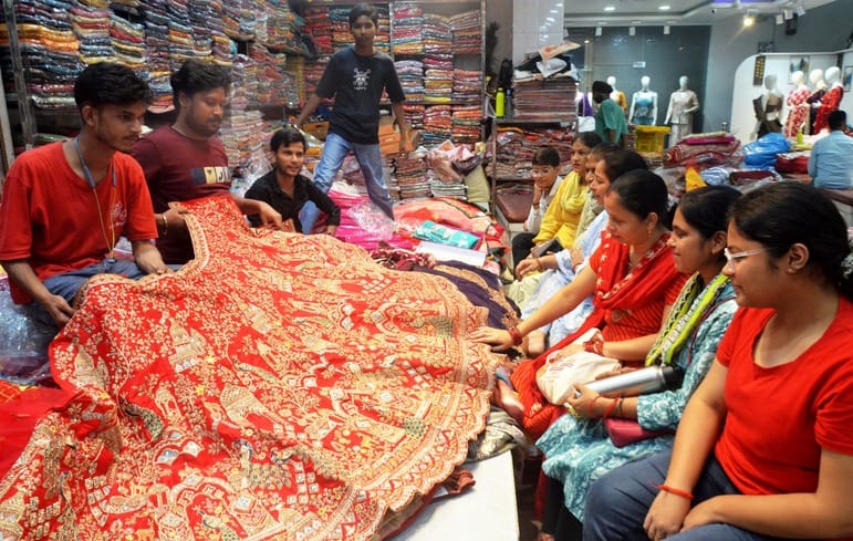 The craze of red and pink Rajasthani sarees with borders