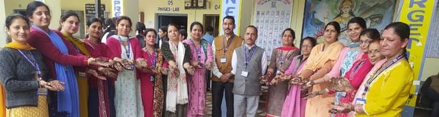 Satluj and Laxmibai House stood first in the Mehndi competition