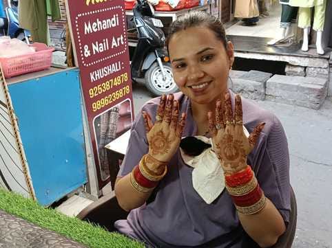 Mehndi decorated with the name of Sajna