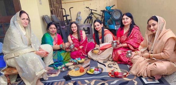 On Karva Chauth, married women looked at the moon through a sieve.