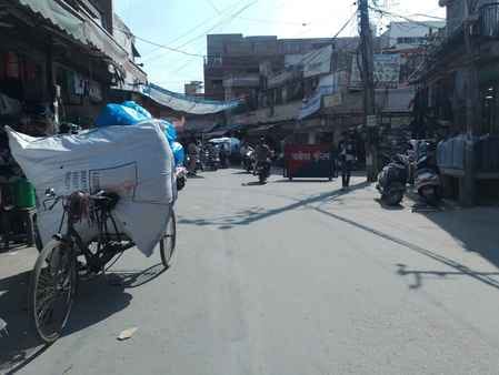 Rickshaws and bikes are breaking into markets, breaking barricades