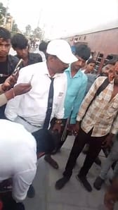 A gas cylinder leak on Ala Hazrat Express caused a stampede among passengers, injuring several others.