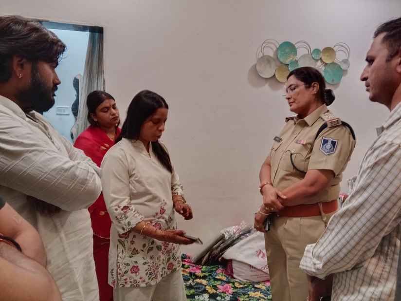 Ratlam News: Theft worth lakhs from the house of beauty parlor owner and saree seller