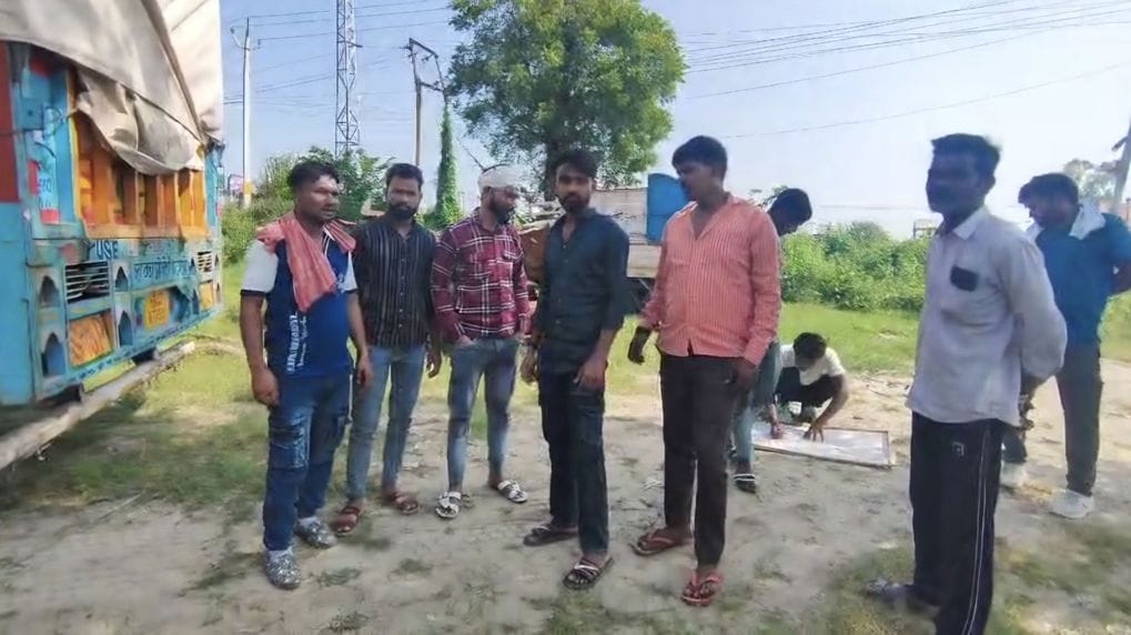 Two farmers killed, four seriously injured in a collision with a canter