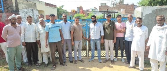 Residents are furious over the lack of sewage disposal, and the Jeetwala disposal gate is locked.