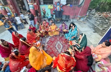 The market blossomed with the fragrance of mehndi and the glow of karva.