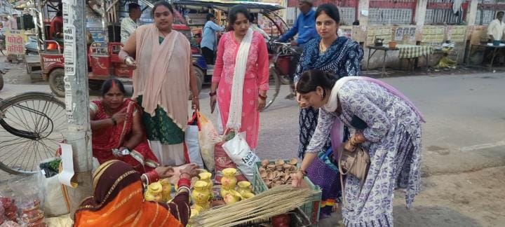 Markets buzz with Karwa Chauth shopping